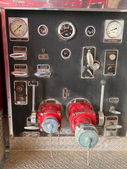 1983 Pierce Chevrolet 4x4 Mini Pumper - image 7