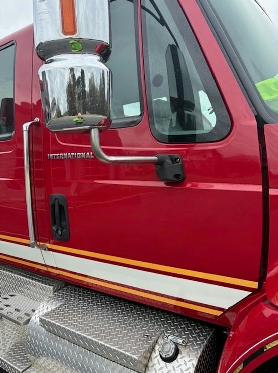 2004 International Ferrara Pumper - image 6