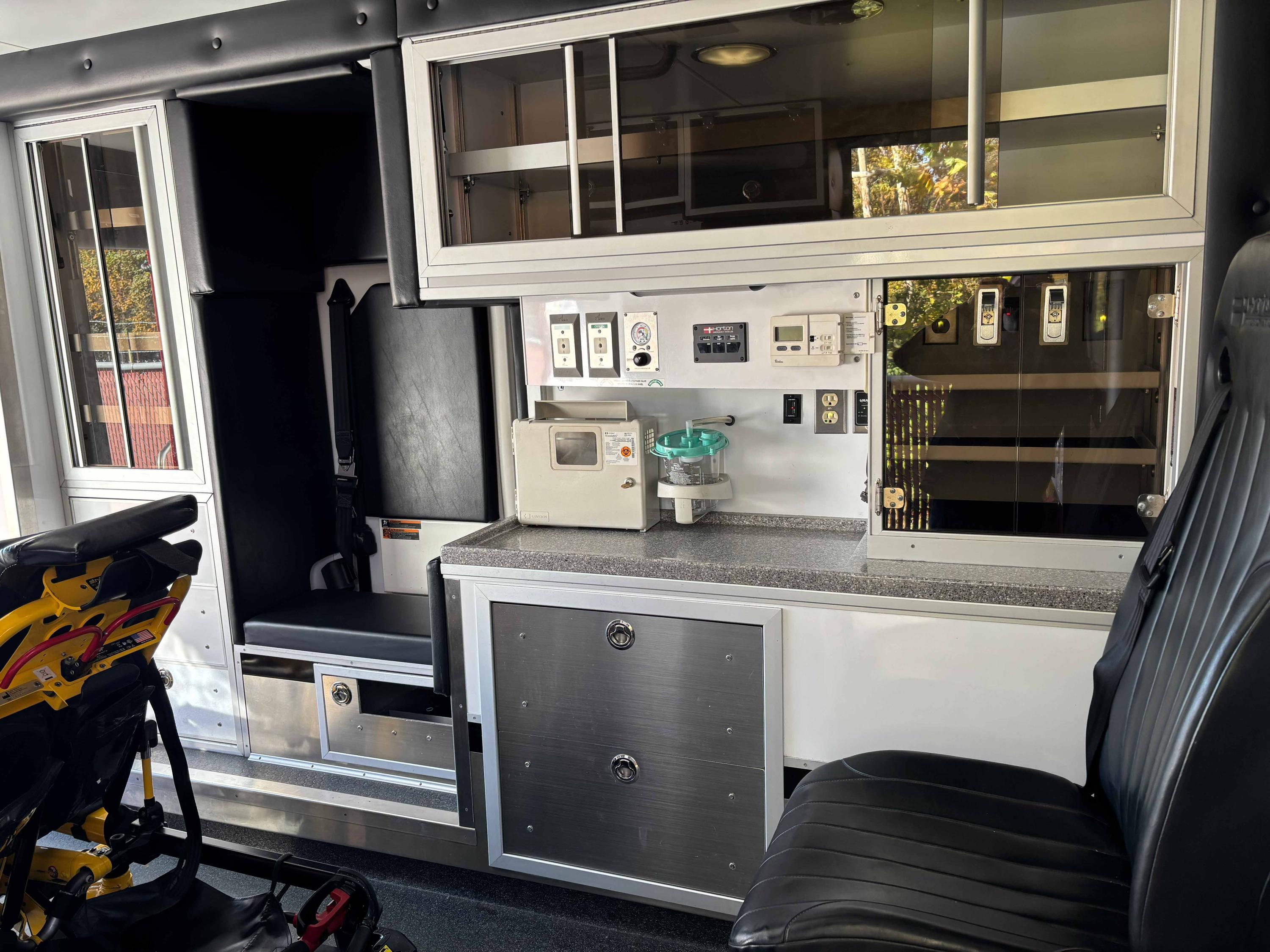 2016 Horton Ford 4x4 Type I Ambulance - image 9