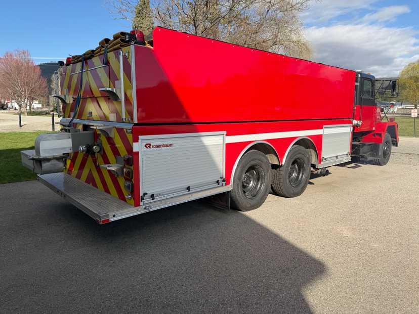 2002 AM General Tanker — photo 4