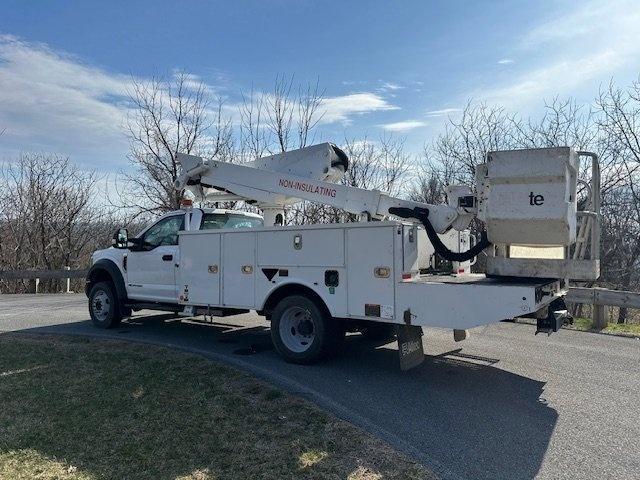2019 Ford F550 Bucket Truck w/ Altec AT41S Boom (46 ft) - image 8
