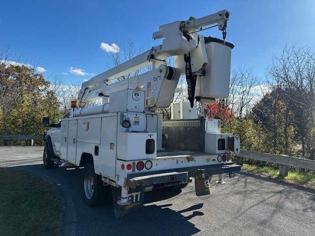 2020 Ram 5500 4x4 Bucket Truck w/ ETI ETOMH40-IH Boom (45 ft) — photo 7