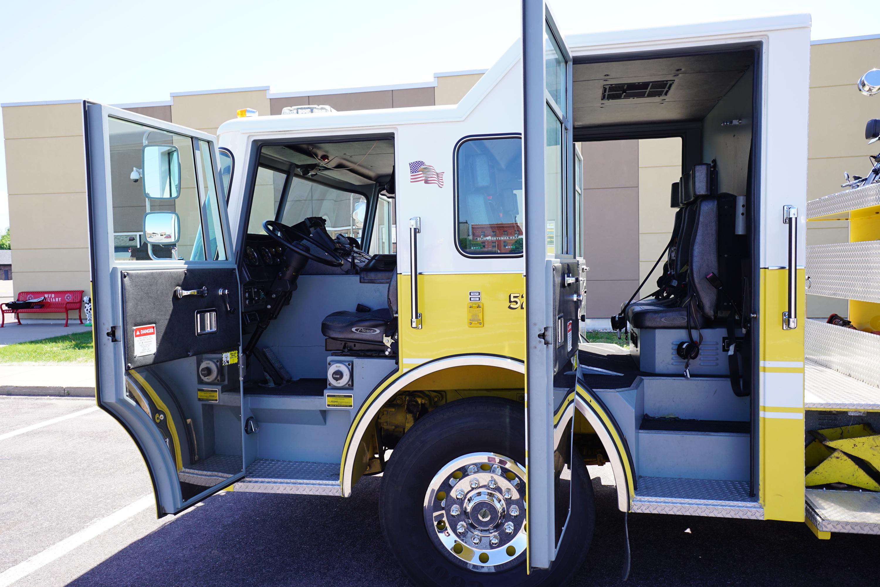 1995 Pierce Saber Pumper - image 63