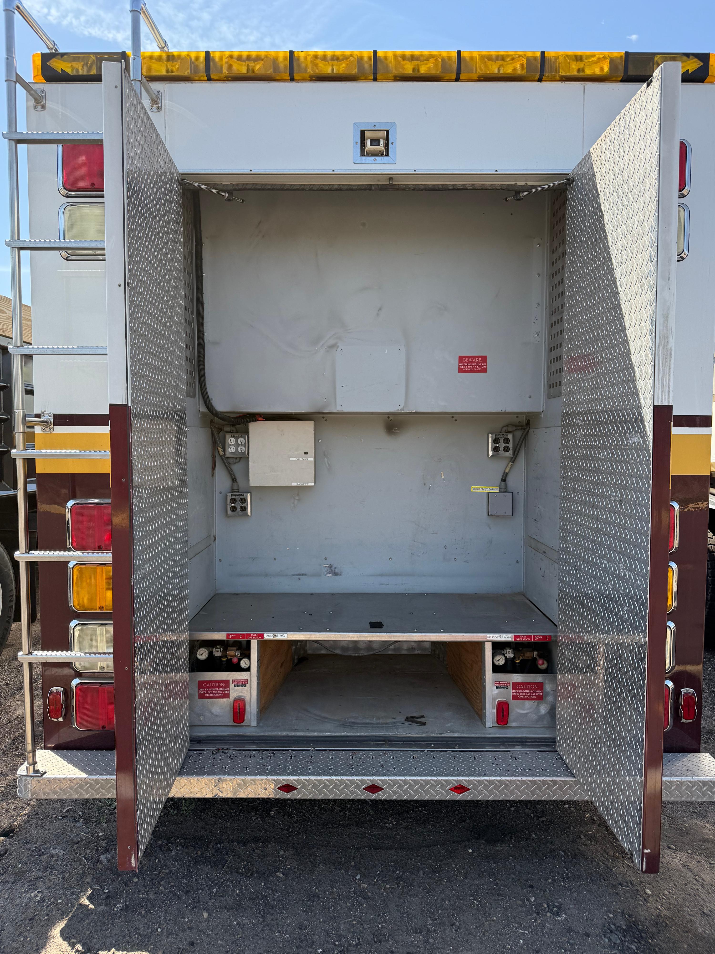 2001 E-One Command Center - image 24