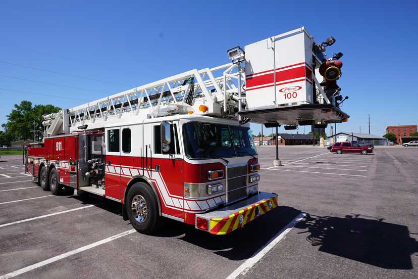 1996 Pierce 100' Quint — photo 3