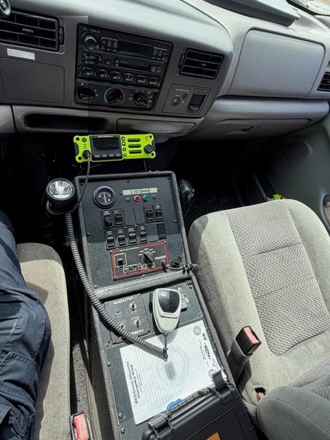 2000 Ford F450 4x4 Light Rescue - image 24