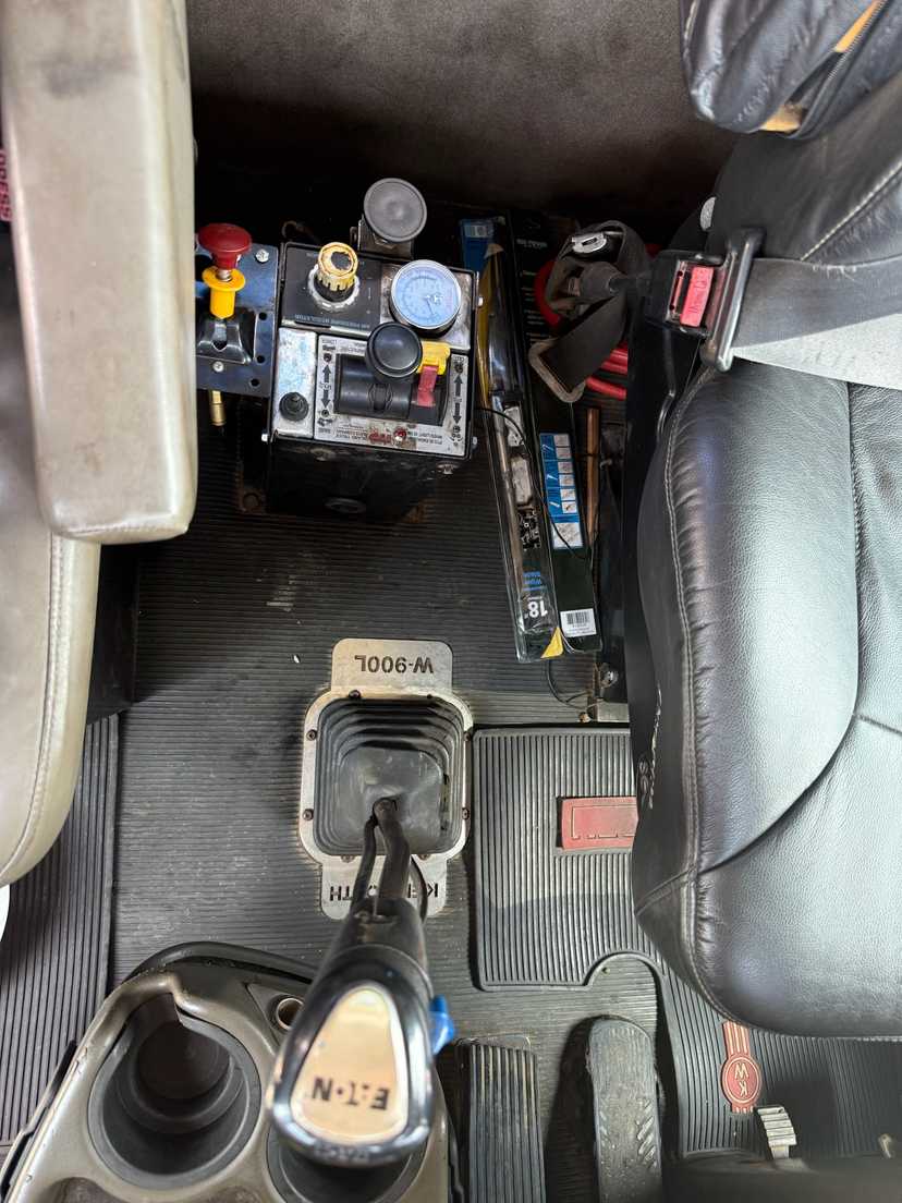 2002 Kenworth W900 Dump Truck — photo 4