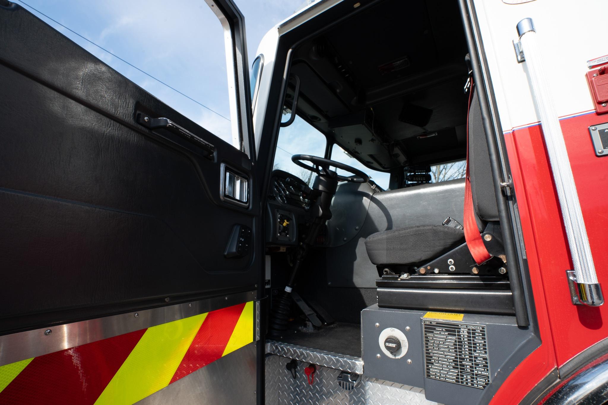 2009 KME Predator 4x4 Heavy Rescue - image 120