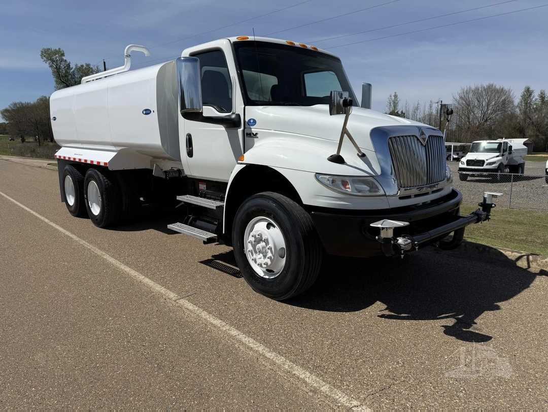 2020 International MV Tanker Truck (4,000 gal)
