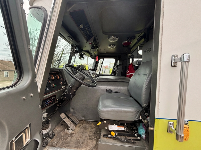 1996 E-One Pumper — photo 7