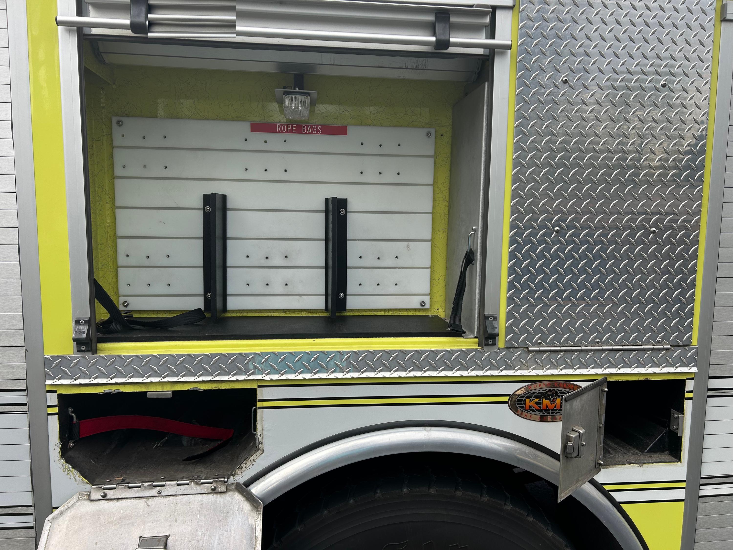 2005 KME Predator Pumper - image 28