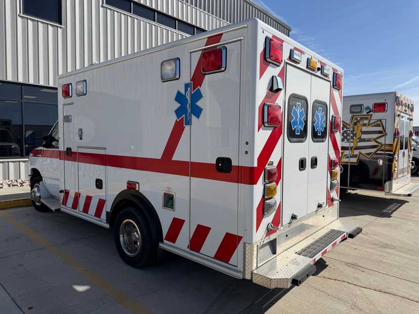 2022 Medix Ford Type III Ambulance — photo 3