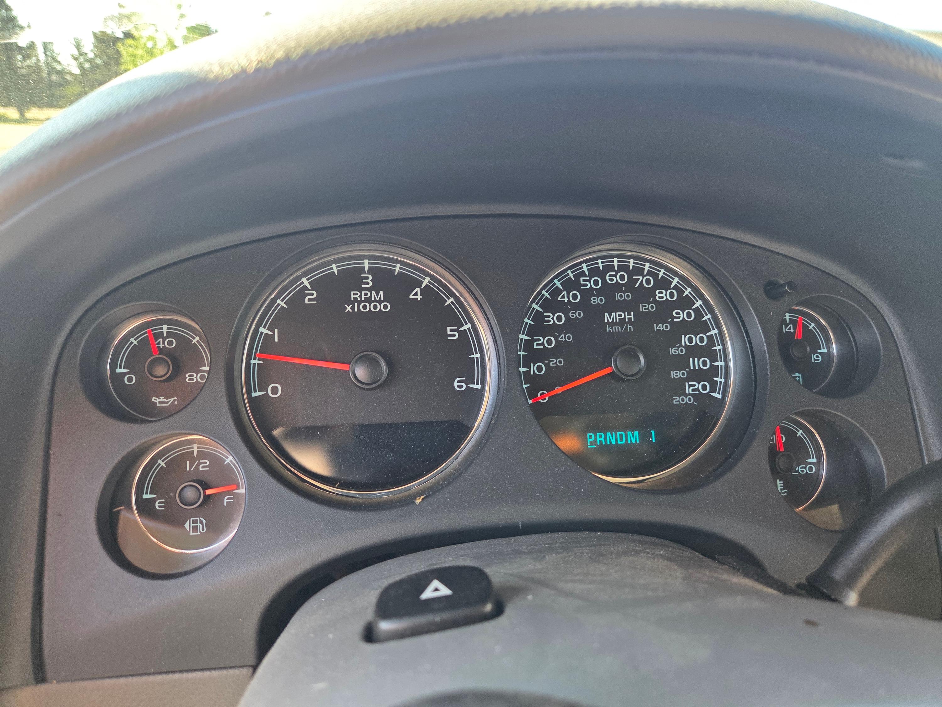 2008 Chevrolet Suburban 2500 4x4 Command Truck - image 8