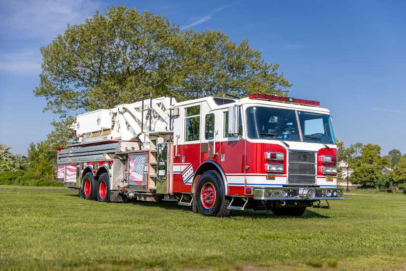 2003 Pierce TL100 100' Quint — photo 8