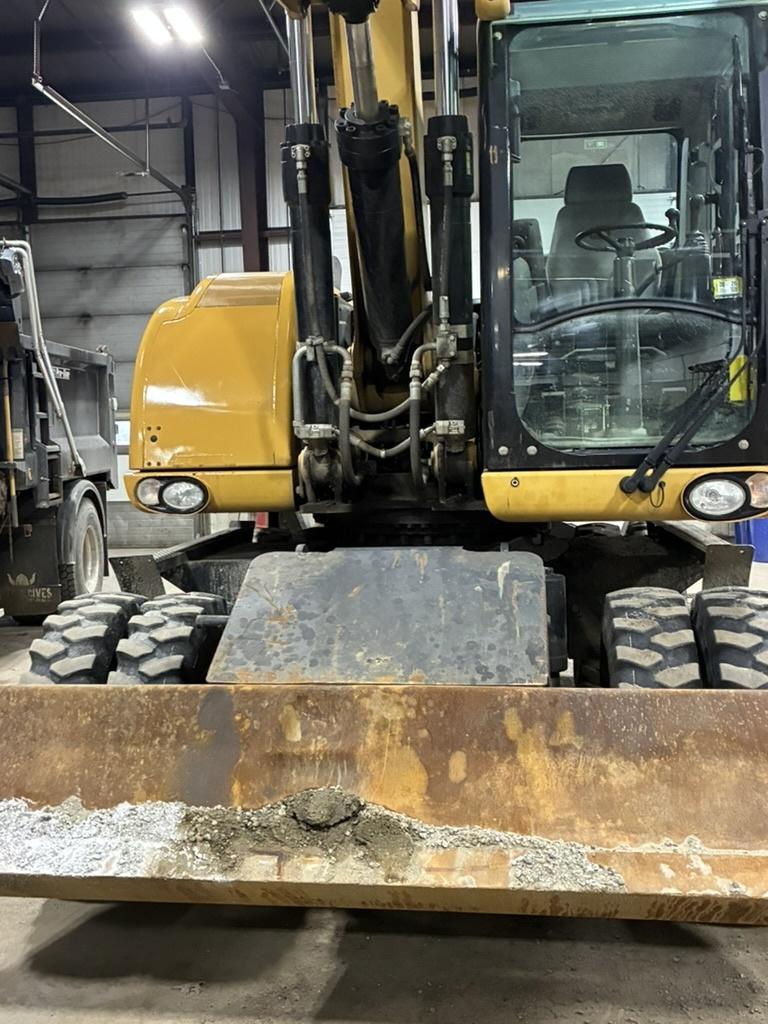 2010 Caterpillar M318D Excavator - image 7