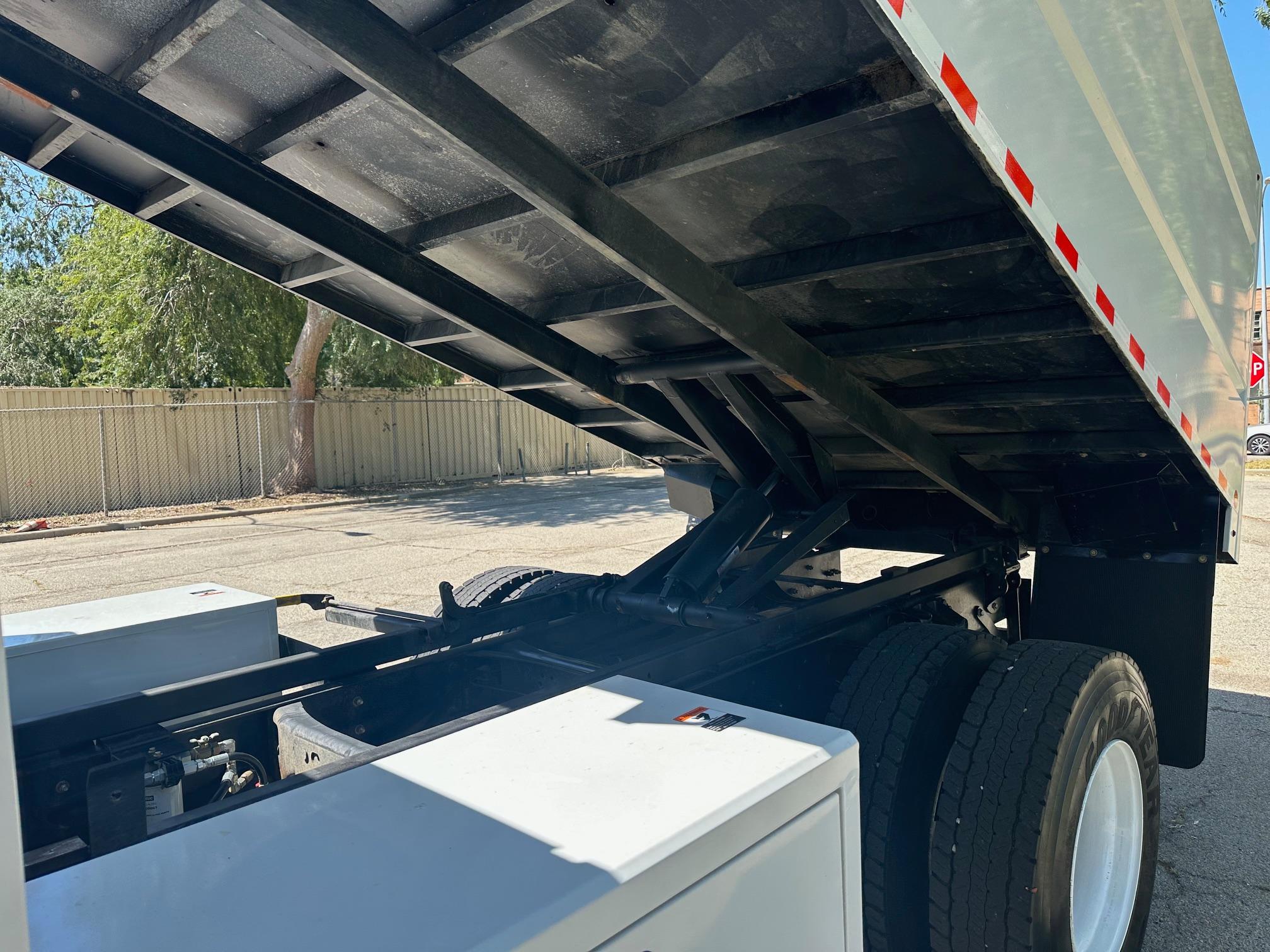 2022 Ford F-750 Extra Cab Chipper Dump Truck - image 5