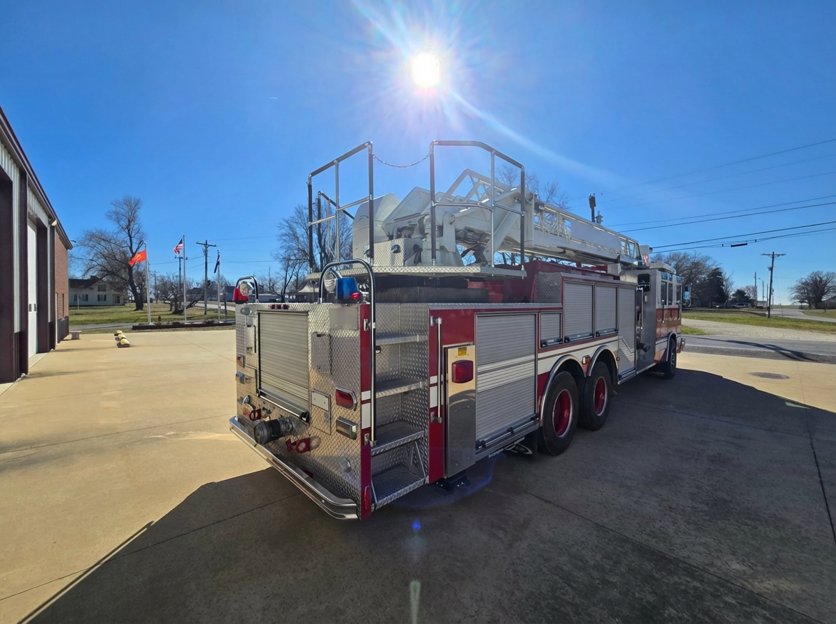 1995 Pierce Quantum 75' Quint - image 42