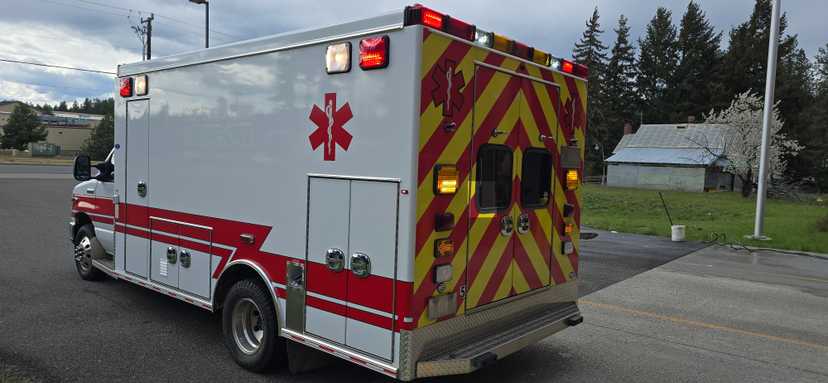 2015 Braun Ford Type III Ambulance — photo 3