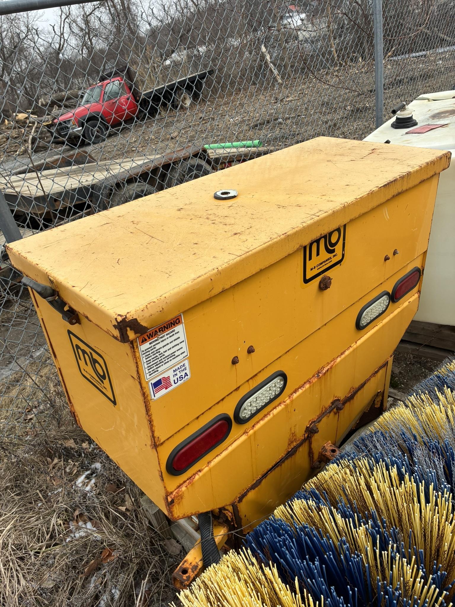 2012 MB Tractor-Mounted Spreader - image 3