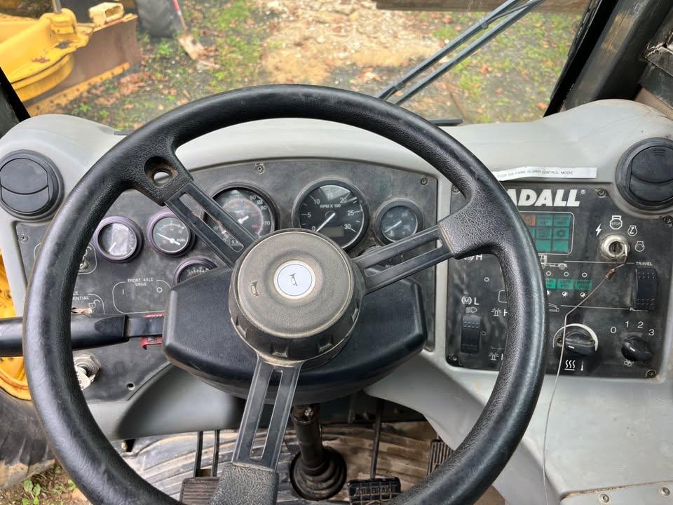 2005 Gradall XL 4100-2 Wheeled Excavator - image 13
