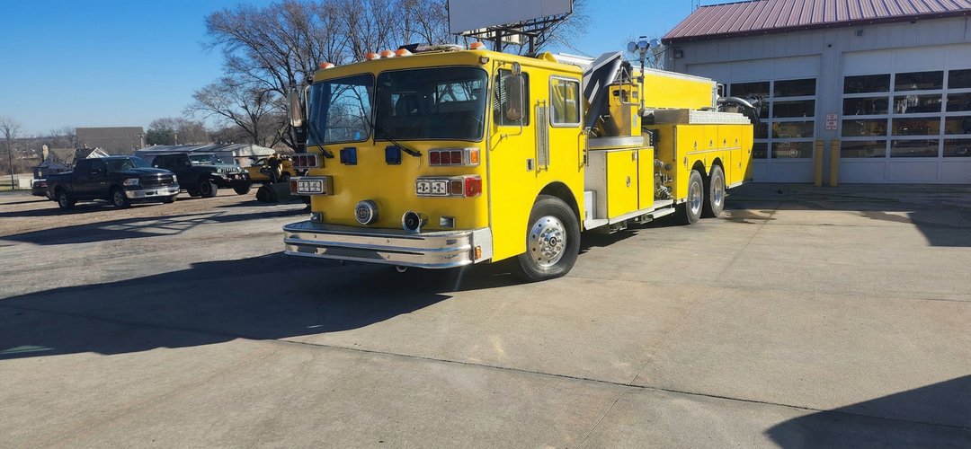 1990 Sutphen 100' Aerial