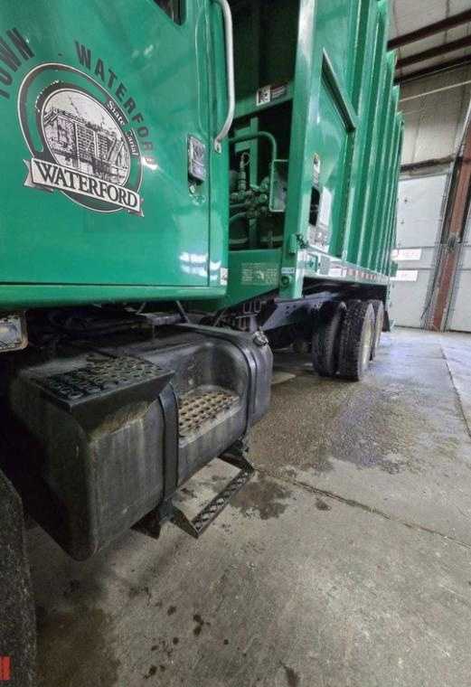 1998 International Leach Rear Loader — photo 8