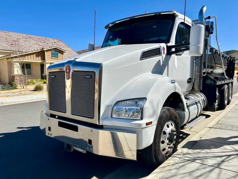 2020 Kenworth T880 Dump Truck