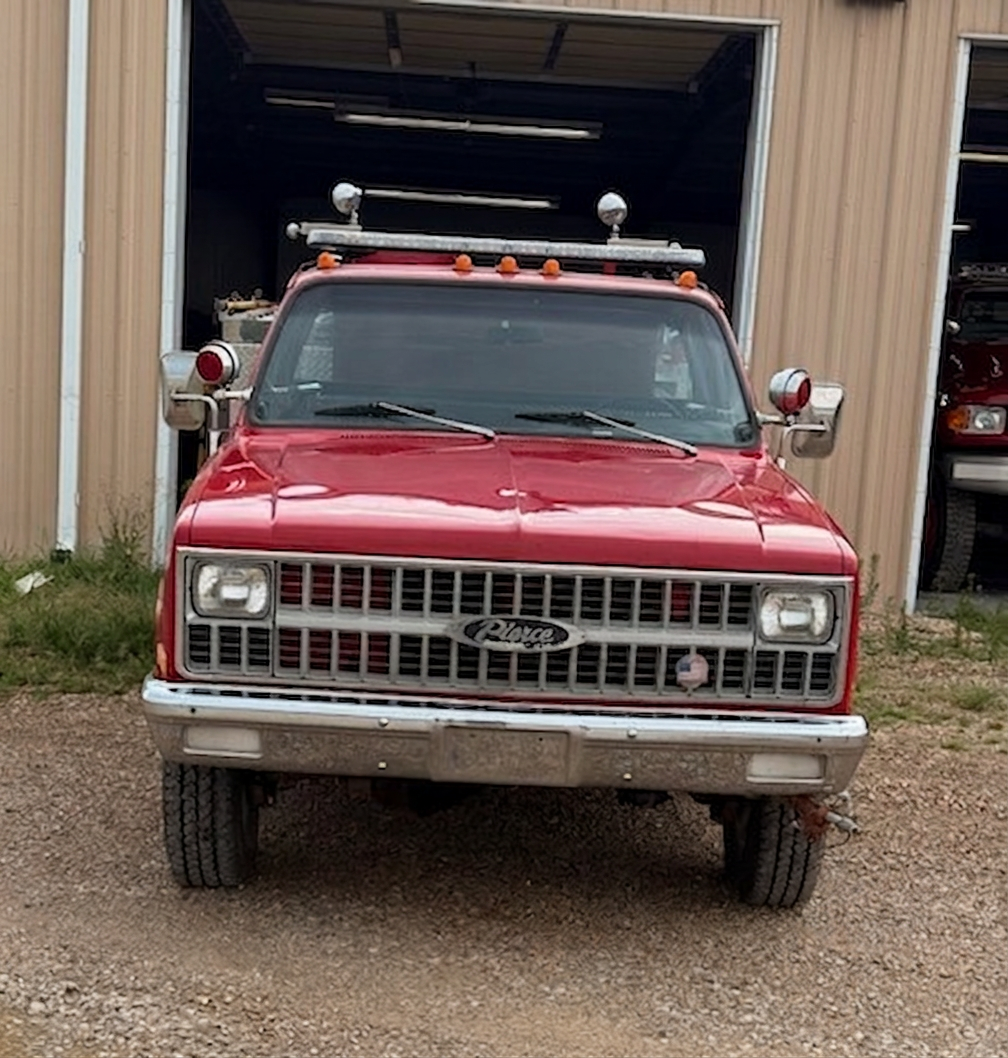 1983 Pierce Chevrolet 4x4 Mini Pumper - image 2