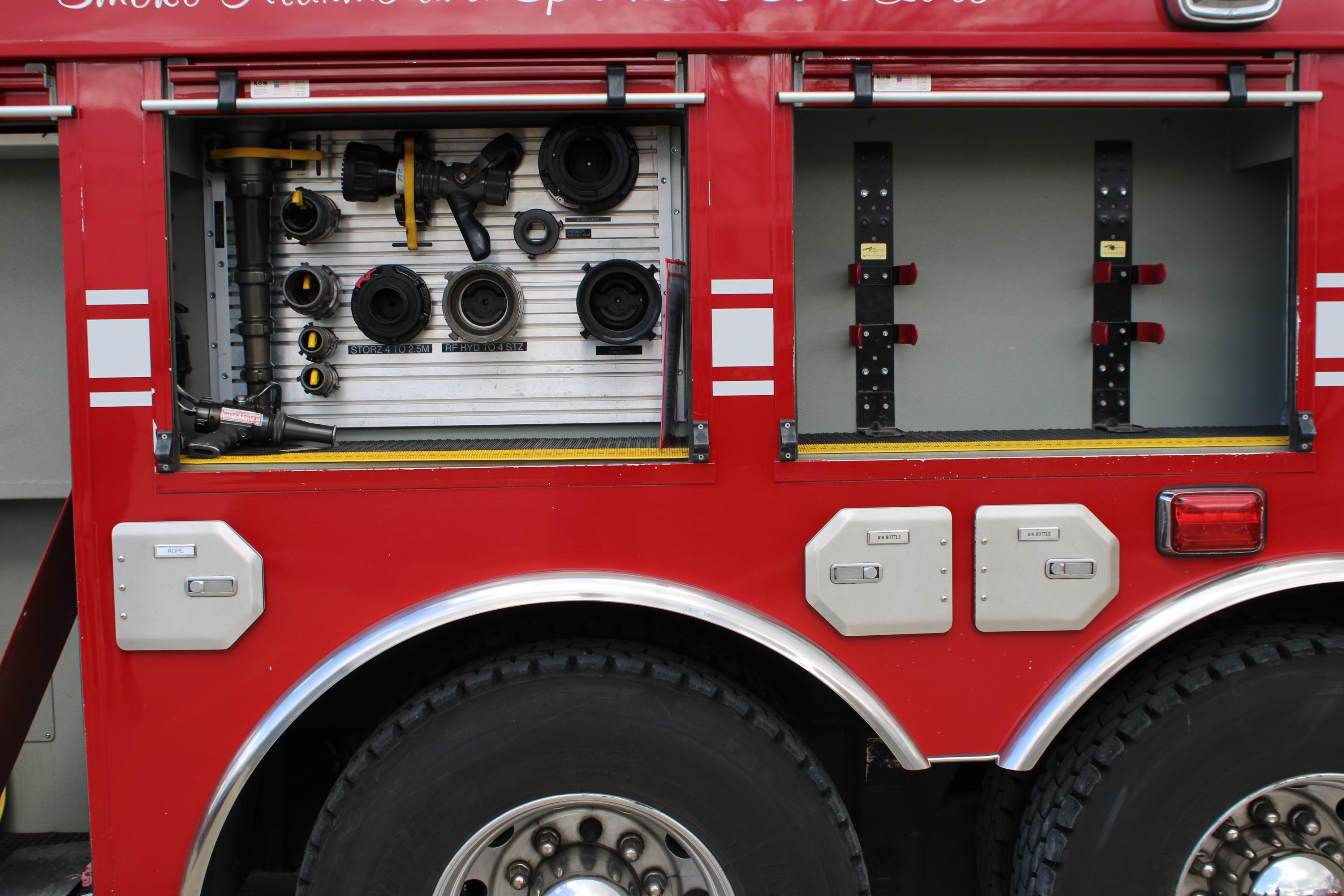 2013 Spartan Sirius MFD 105' Quint - image 20