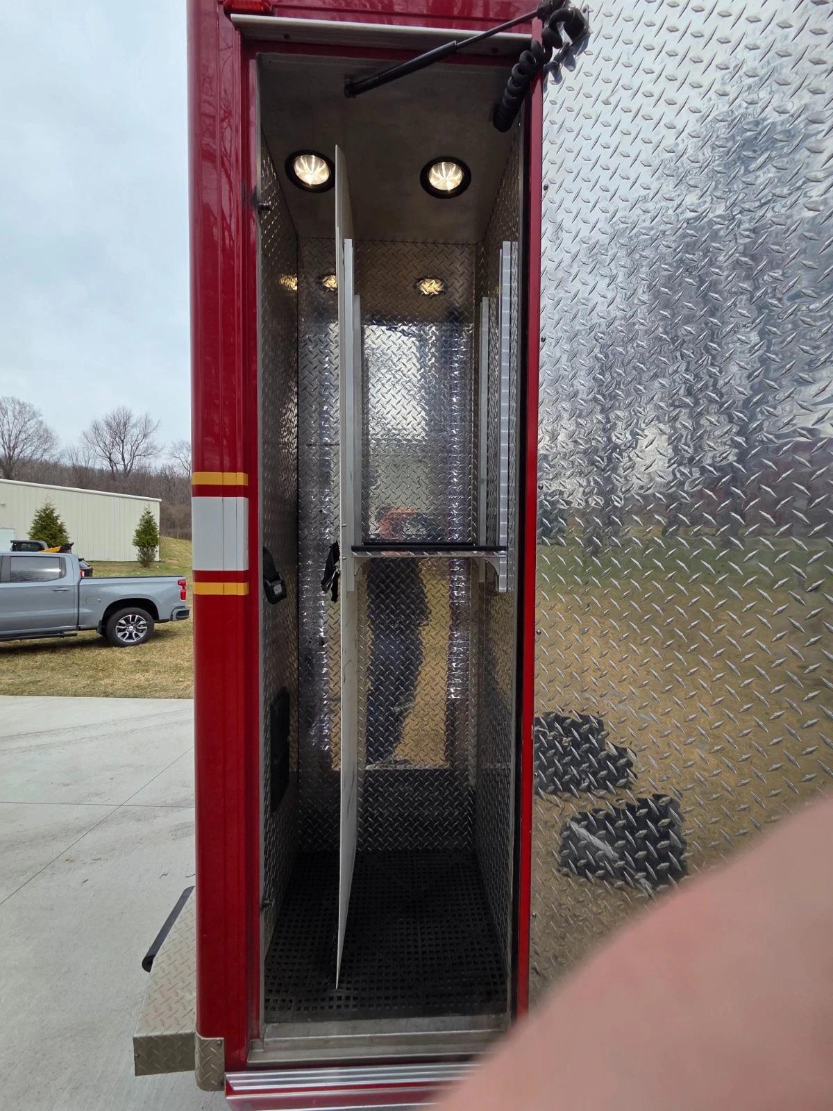 2016 PL-Custom Freightliner Type I Ambulance - image 20