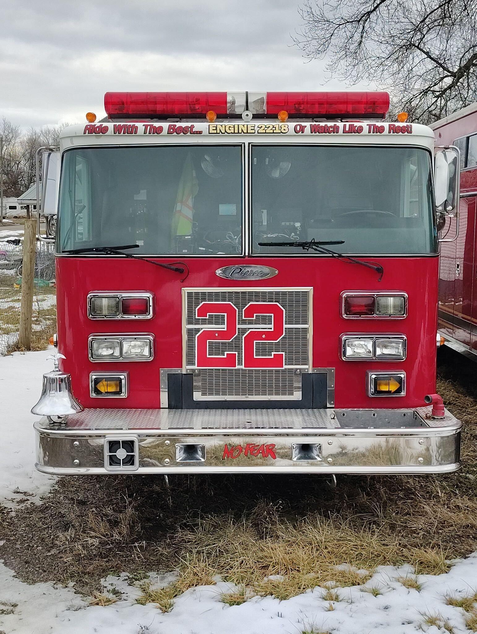 1998 Pierce Saber Pumper - image 2