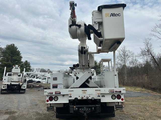 2019 Freightliner M2 Bucket Truck w/ Altec AT67 Boom (72 ft) — photo 5