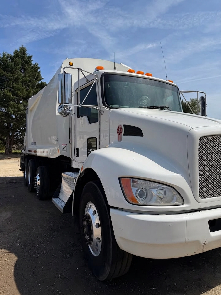 2015 Kenworth Loadmaster Rear Loader