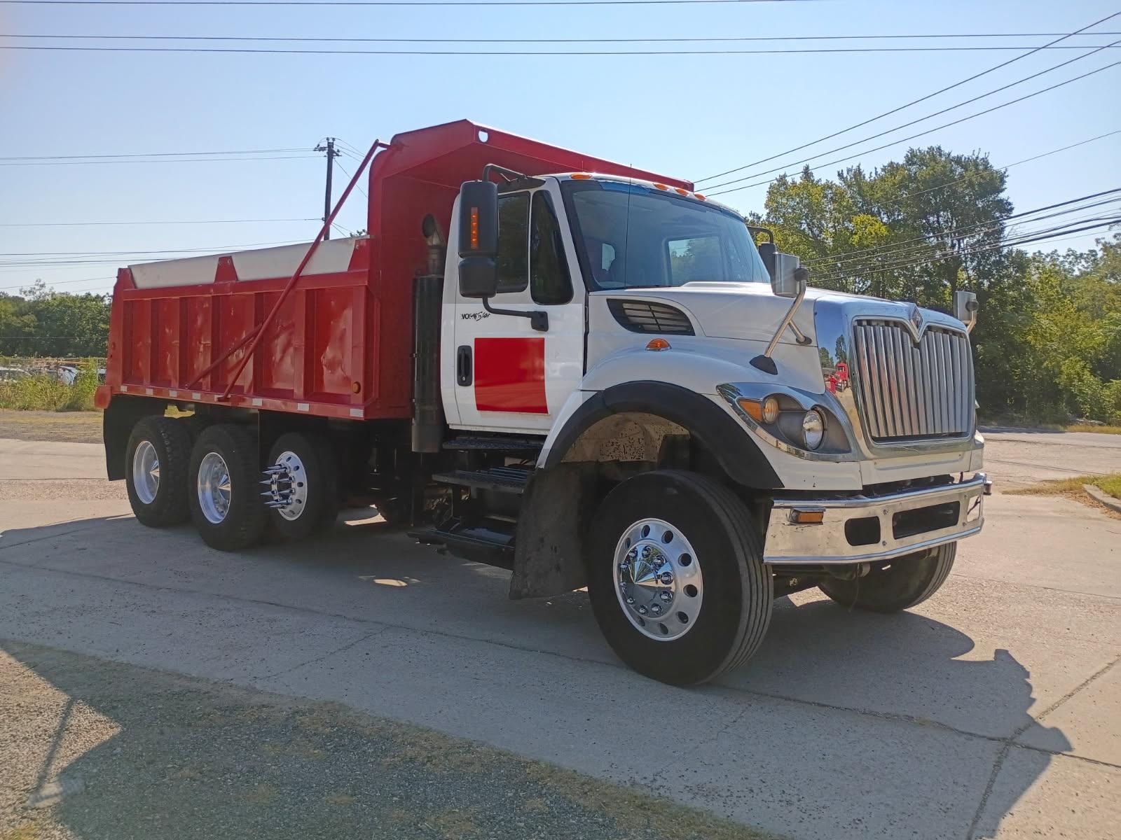 2008 International 7500 with Cummins Engine - image 4