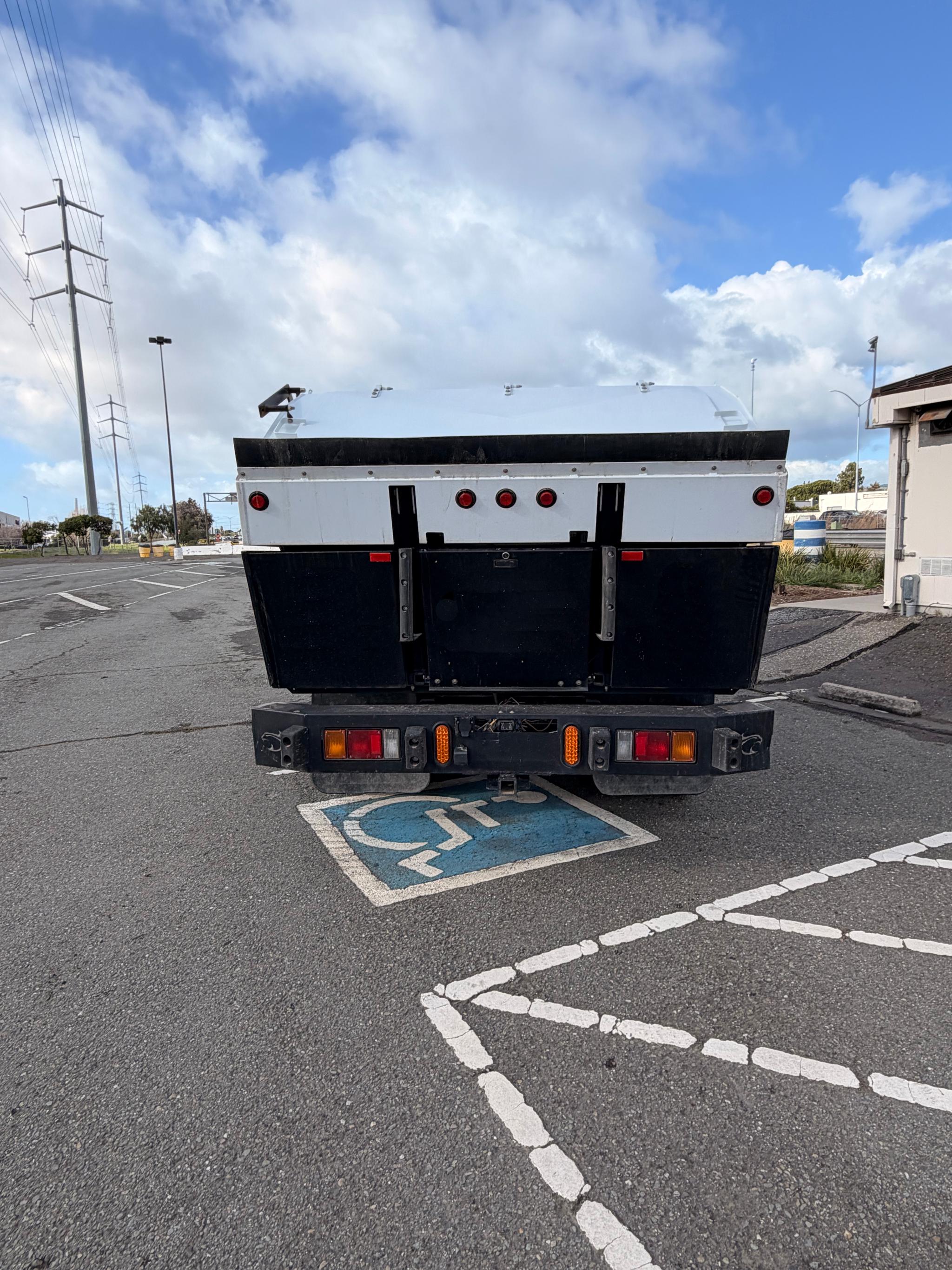 2020 Isuzu NPR Nitehawk Raptor II Sweeper - image 5
