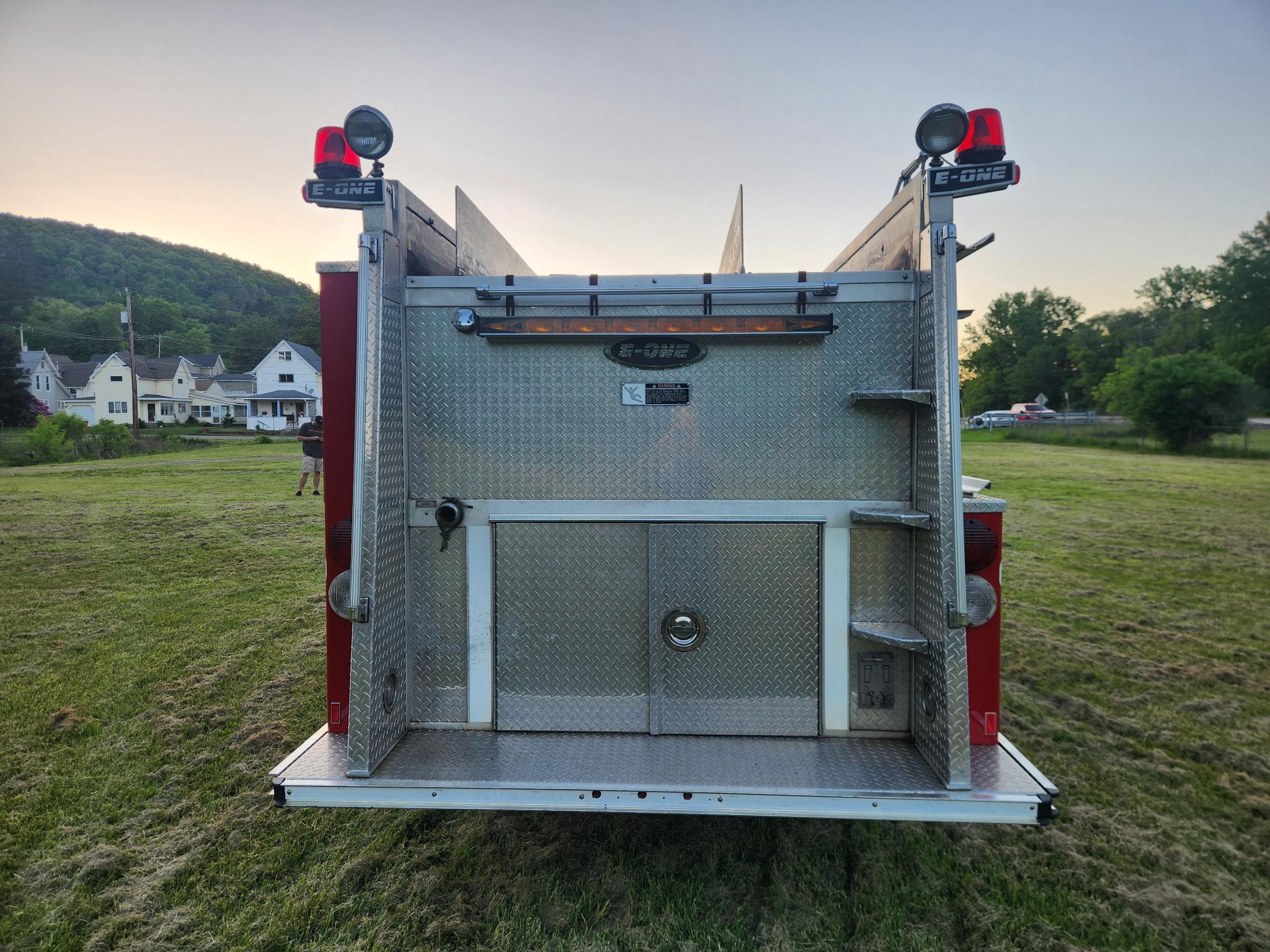 1996 E-One Ford Pumper - image 8