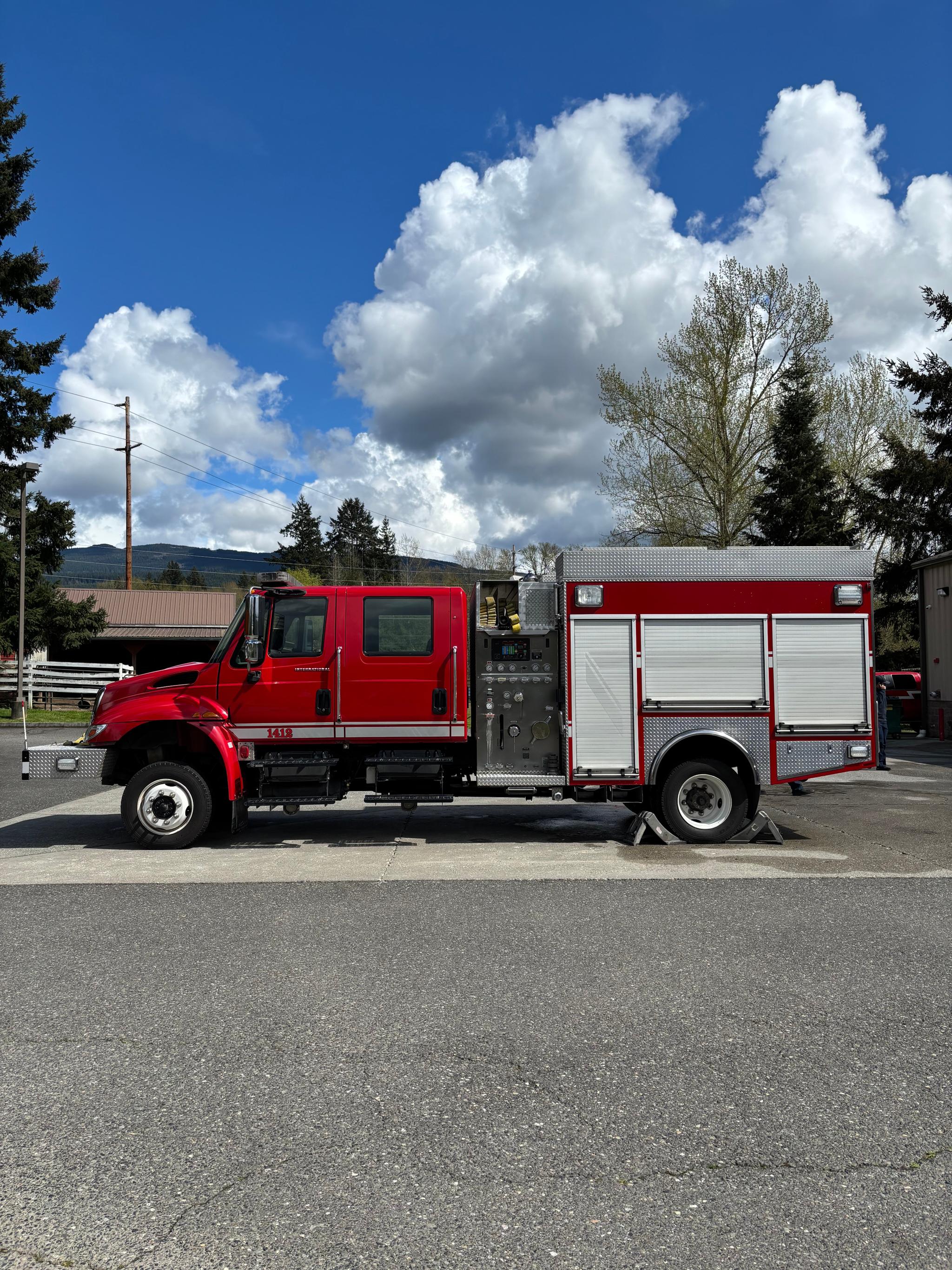 2008 H&W International 4x4 Pumper - image 4