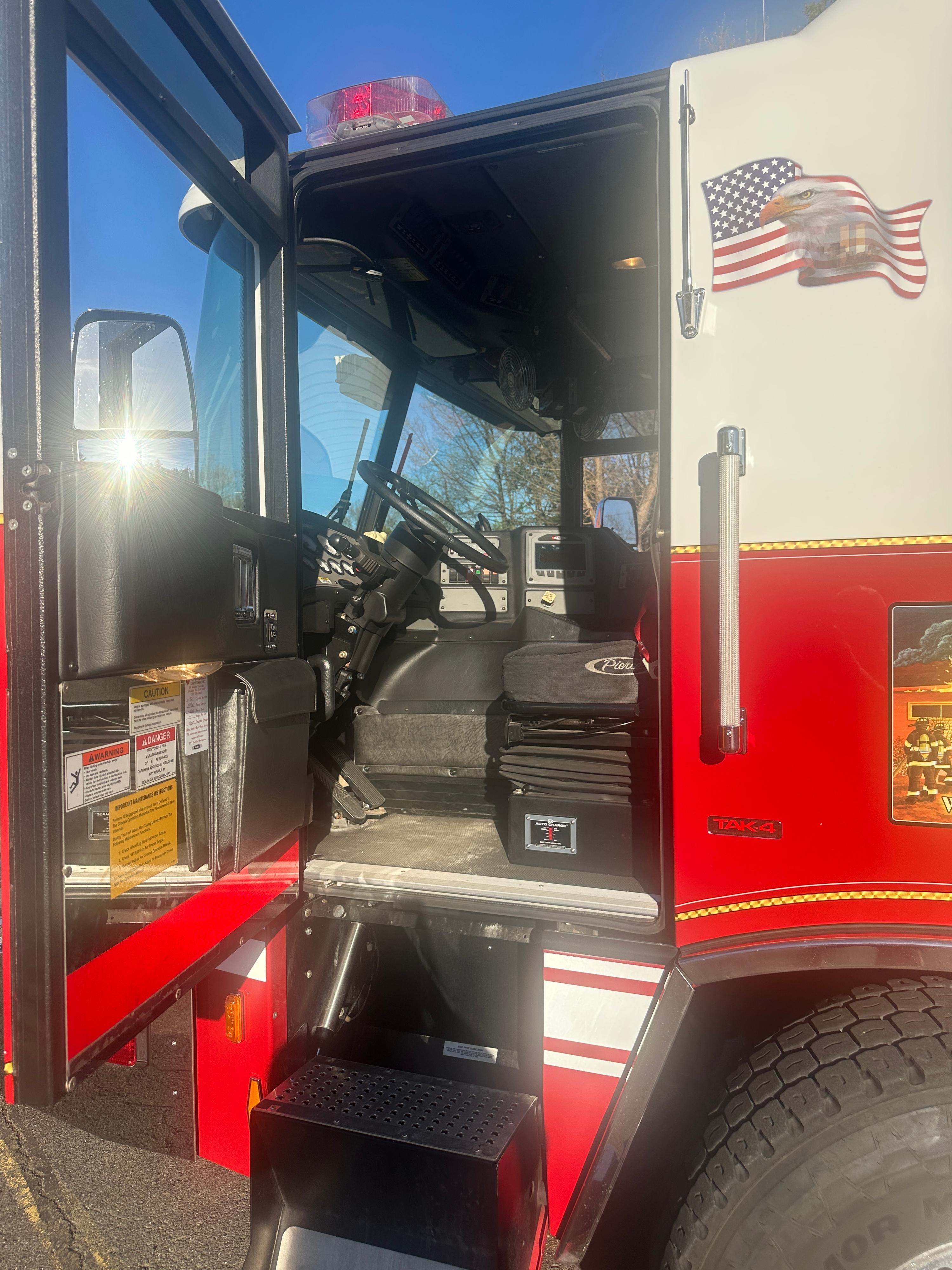 2007 Pierce Quantum Pumper - image 9