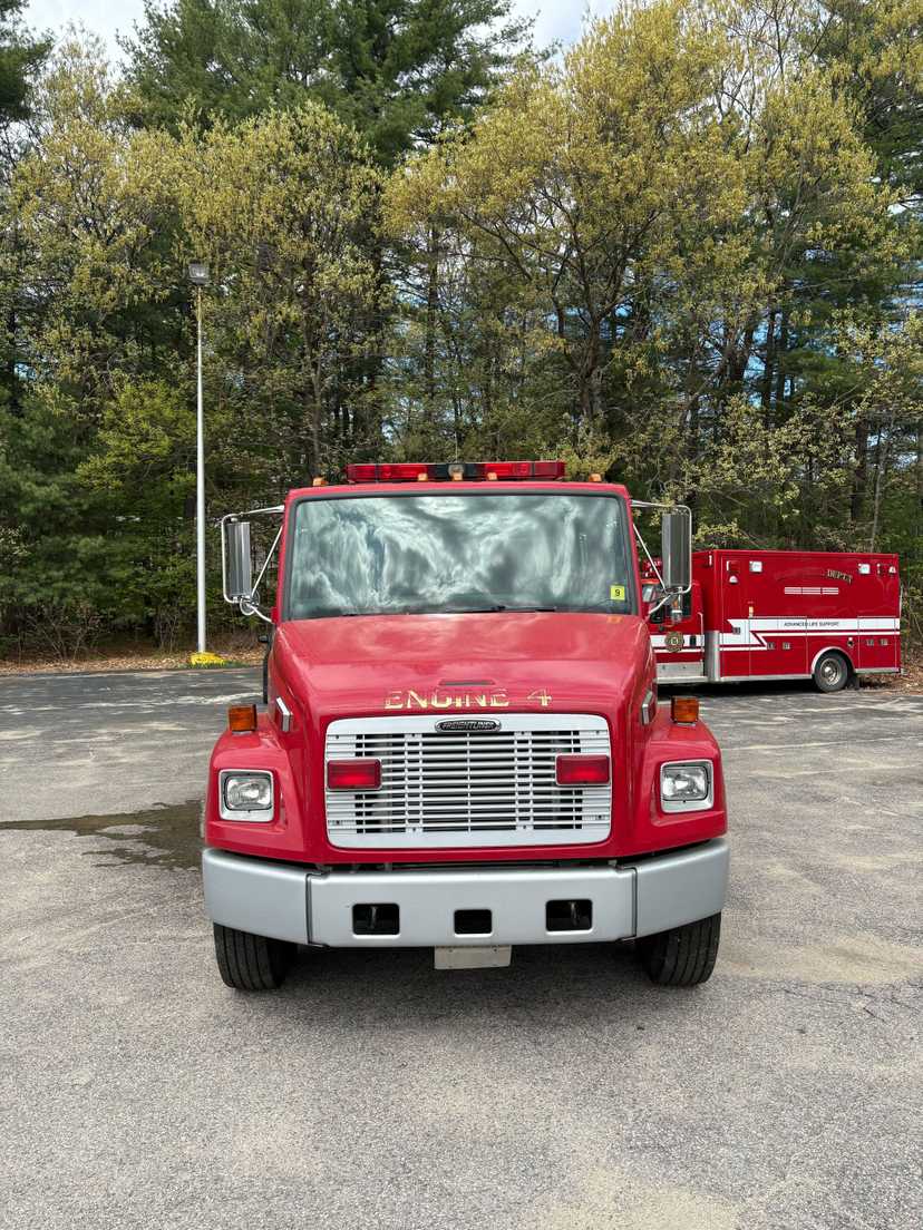 2000 Freightliner Pumper — photo 3