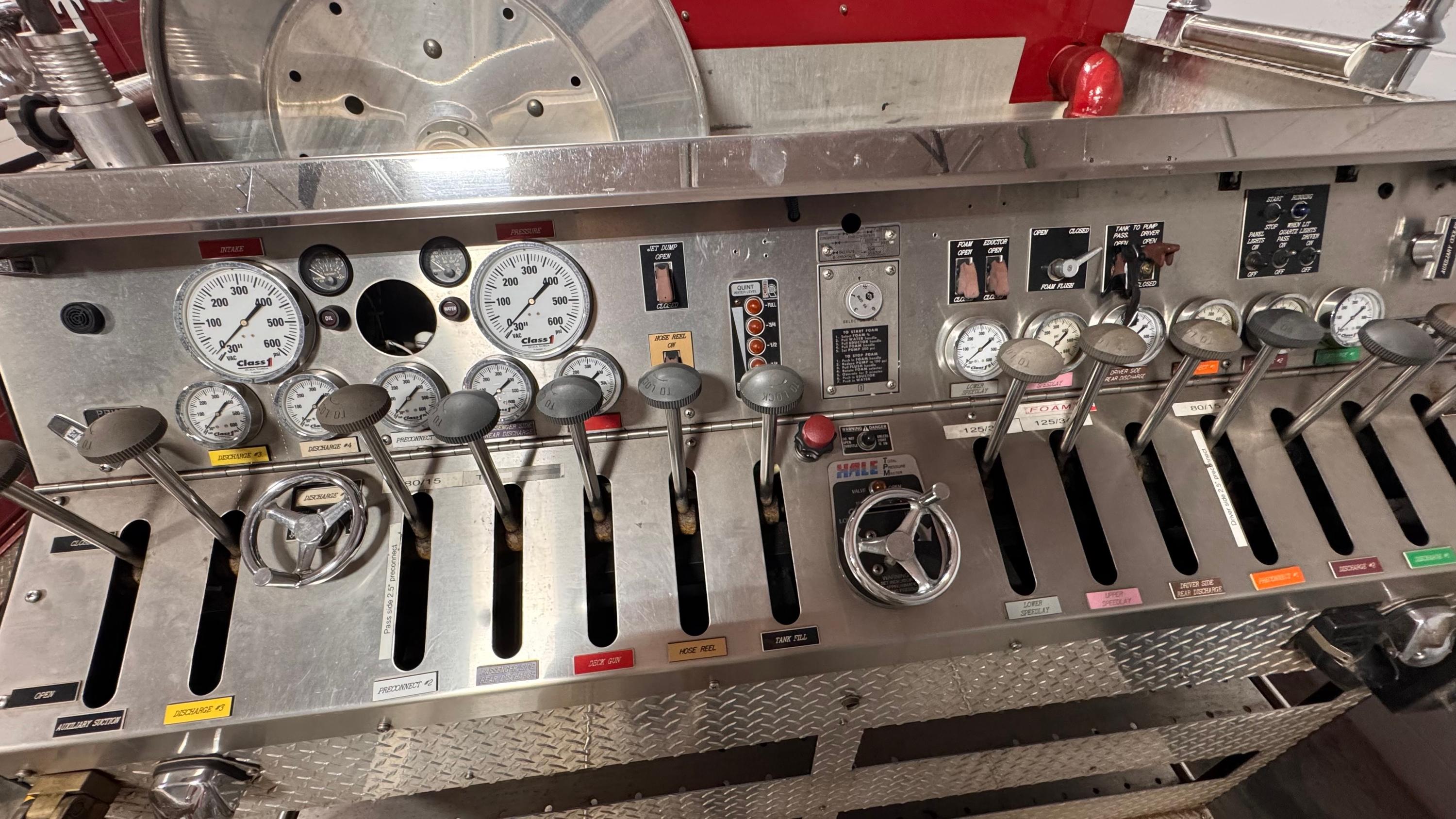 1993 KME Freightliner Pumper - image 20