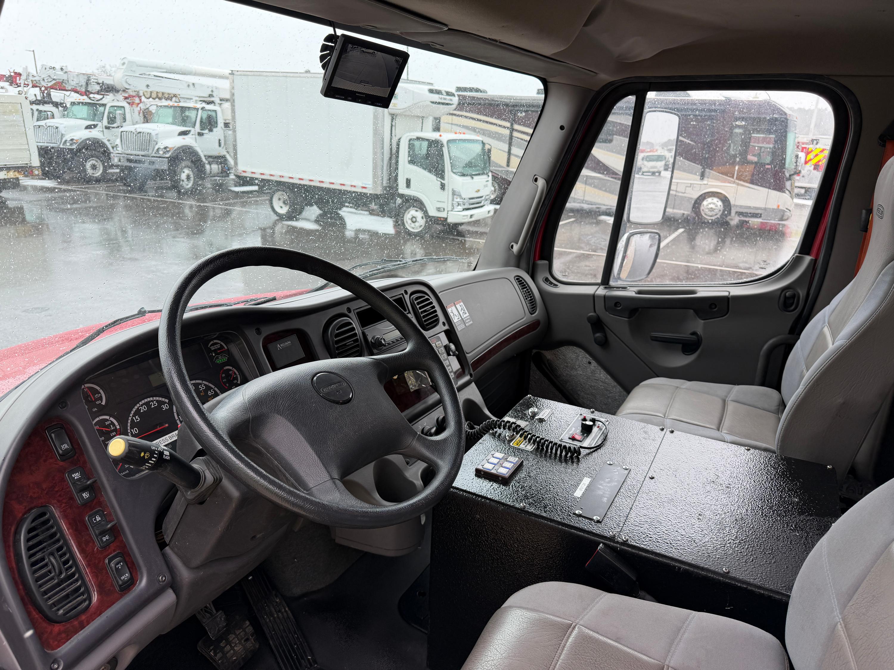 2014 Danko Freightliner Pumper Tanker - image 13
