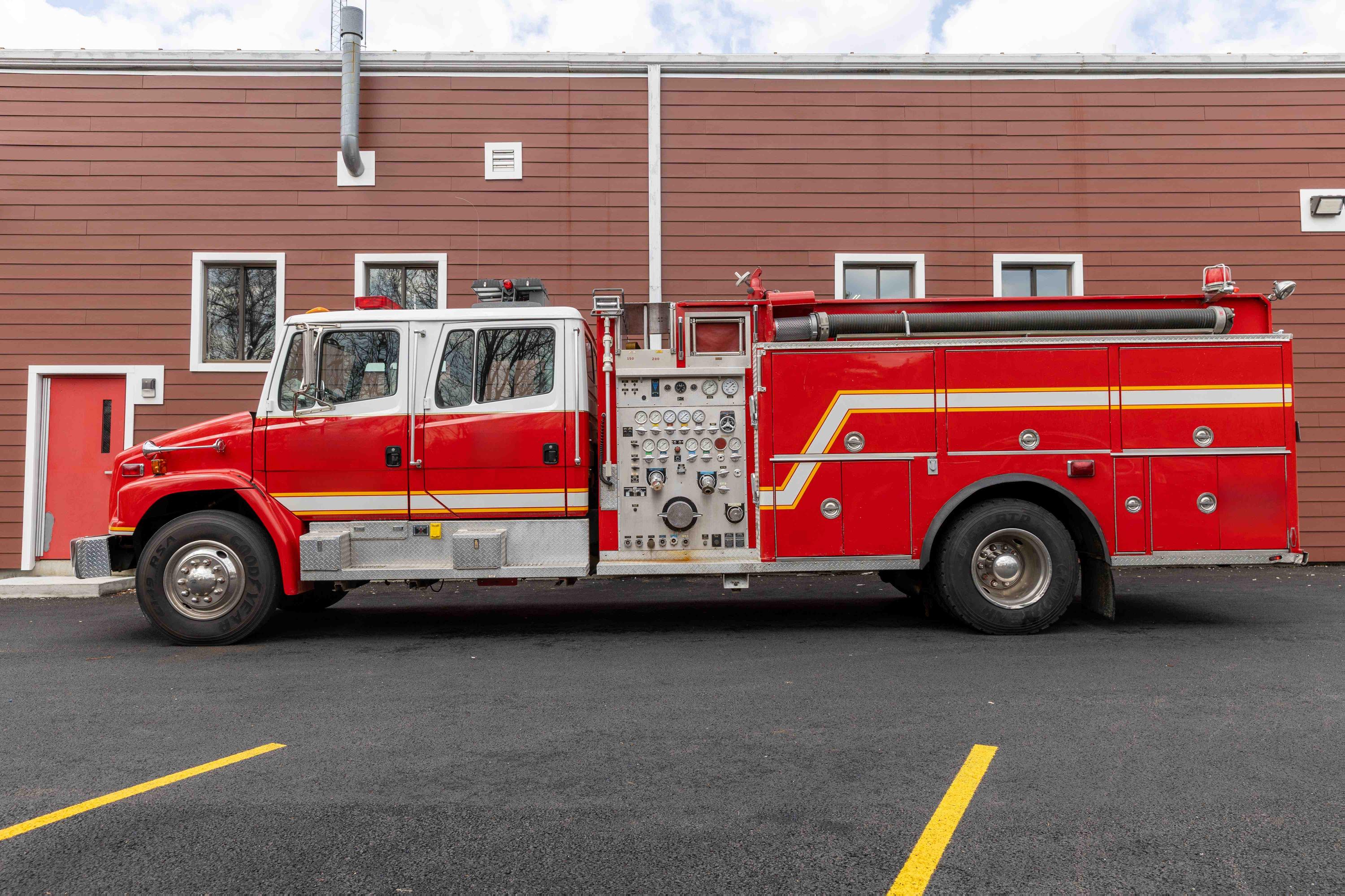1993 Freightliner Pumper - image 2