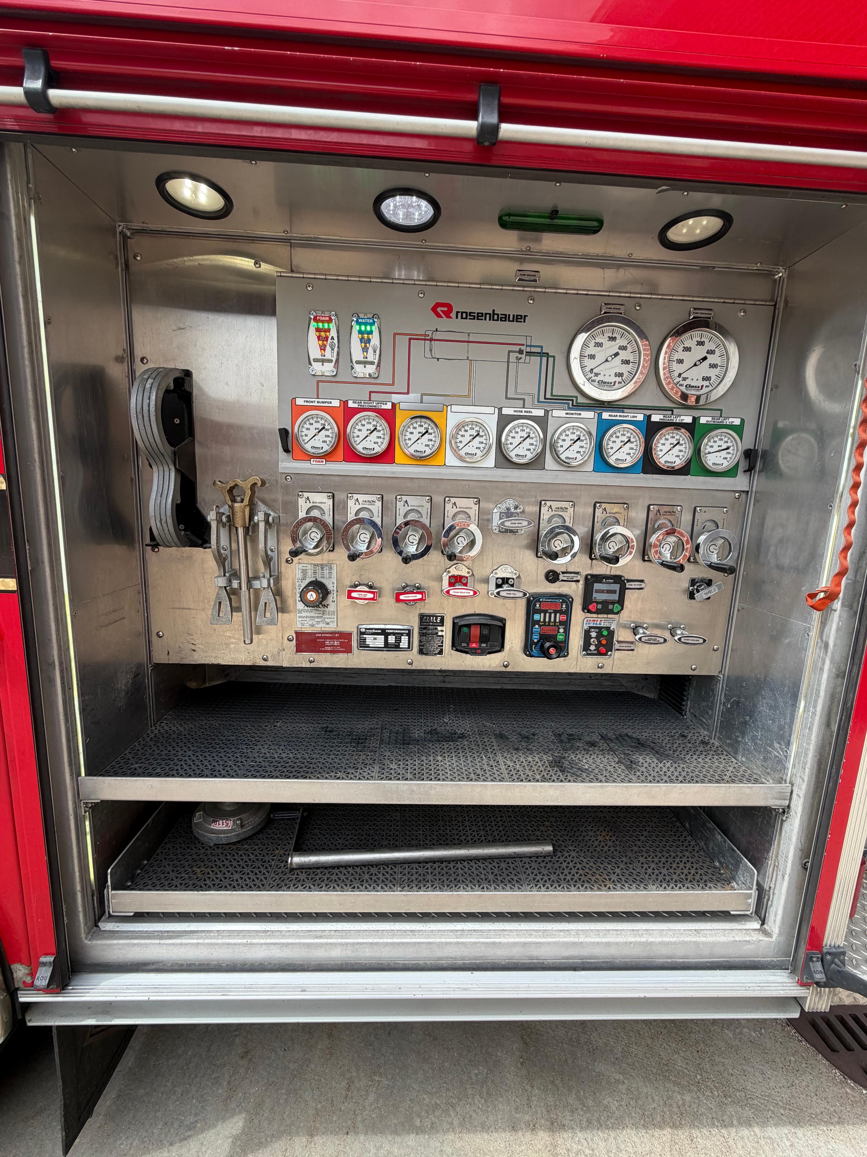 2014 Rosenbauer Pumper - image 33