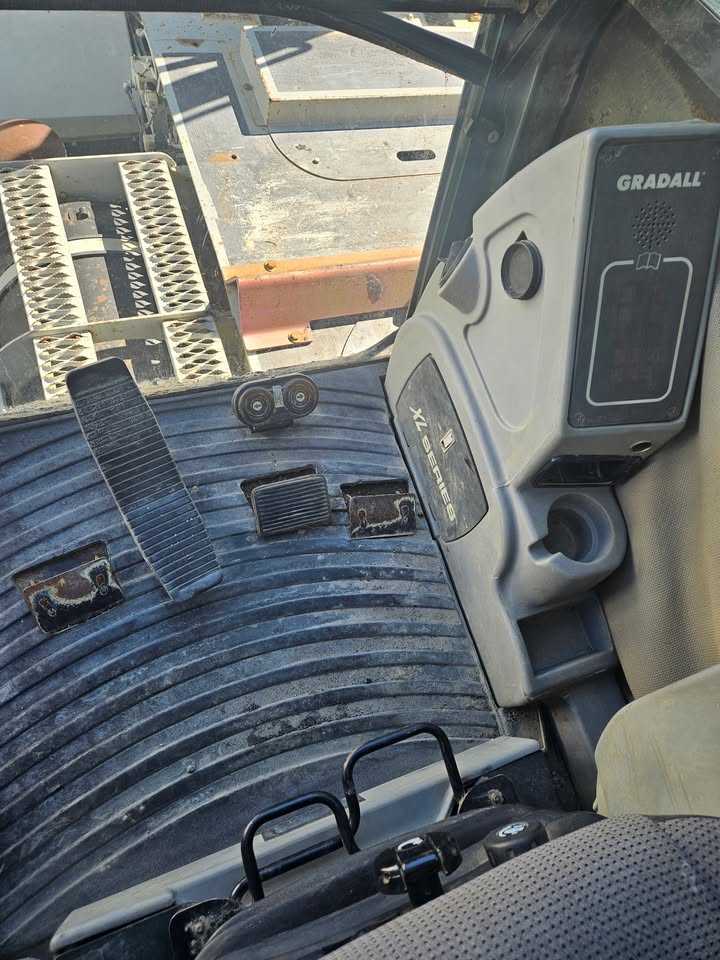 2005 Gradall XL 4100-2 Wheeled Excavator — photo 8