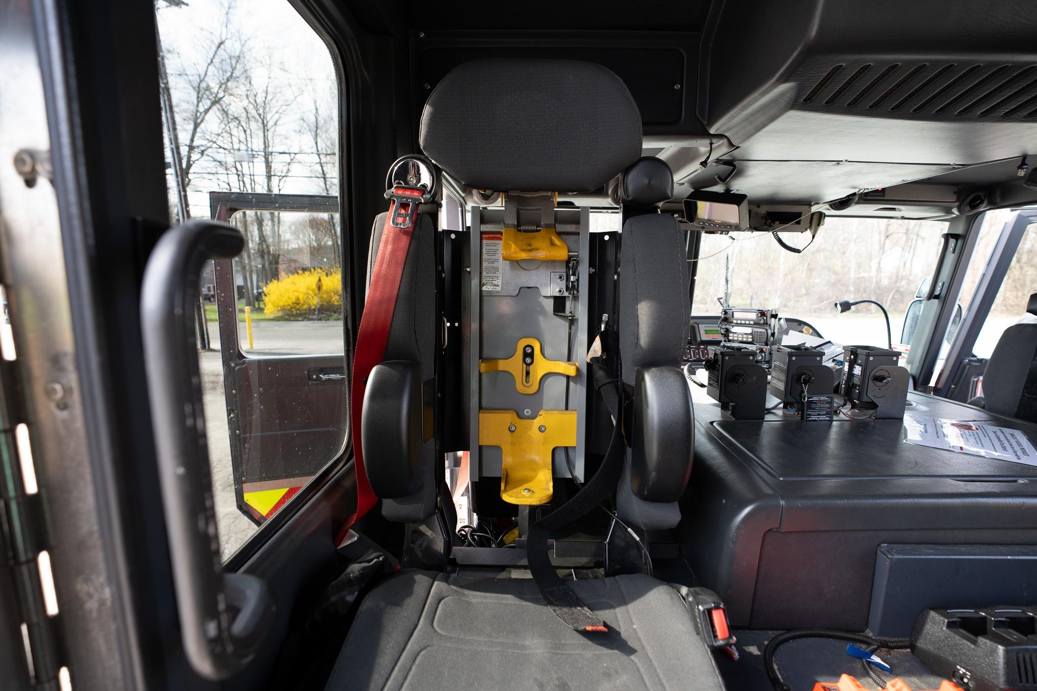 2009 KME Predator 4x4 Heavy Rescue - image 83