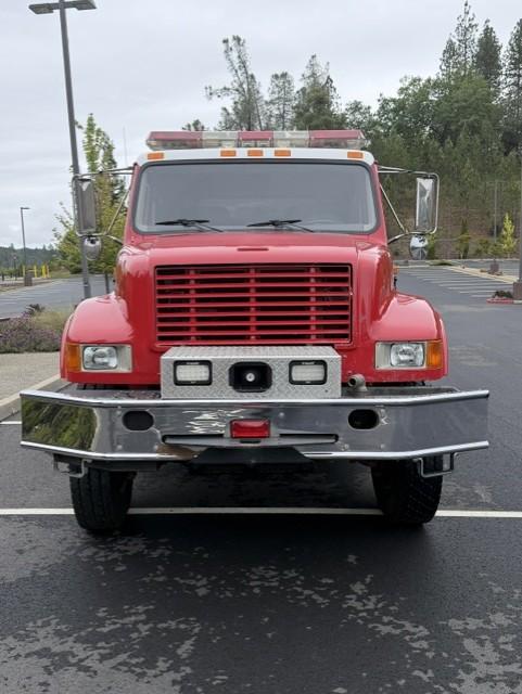 2001 International 4800 4x4 Pumper - image 3