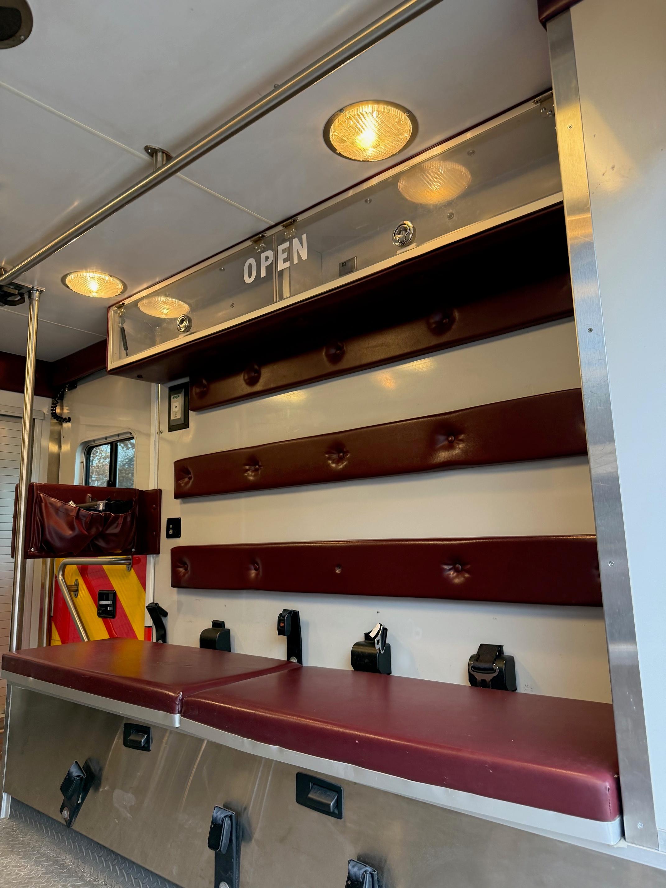 2006 Horton Ford 4x4 Type III Ambulance - image 10