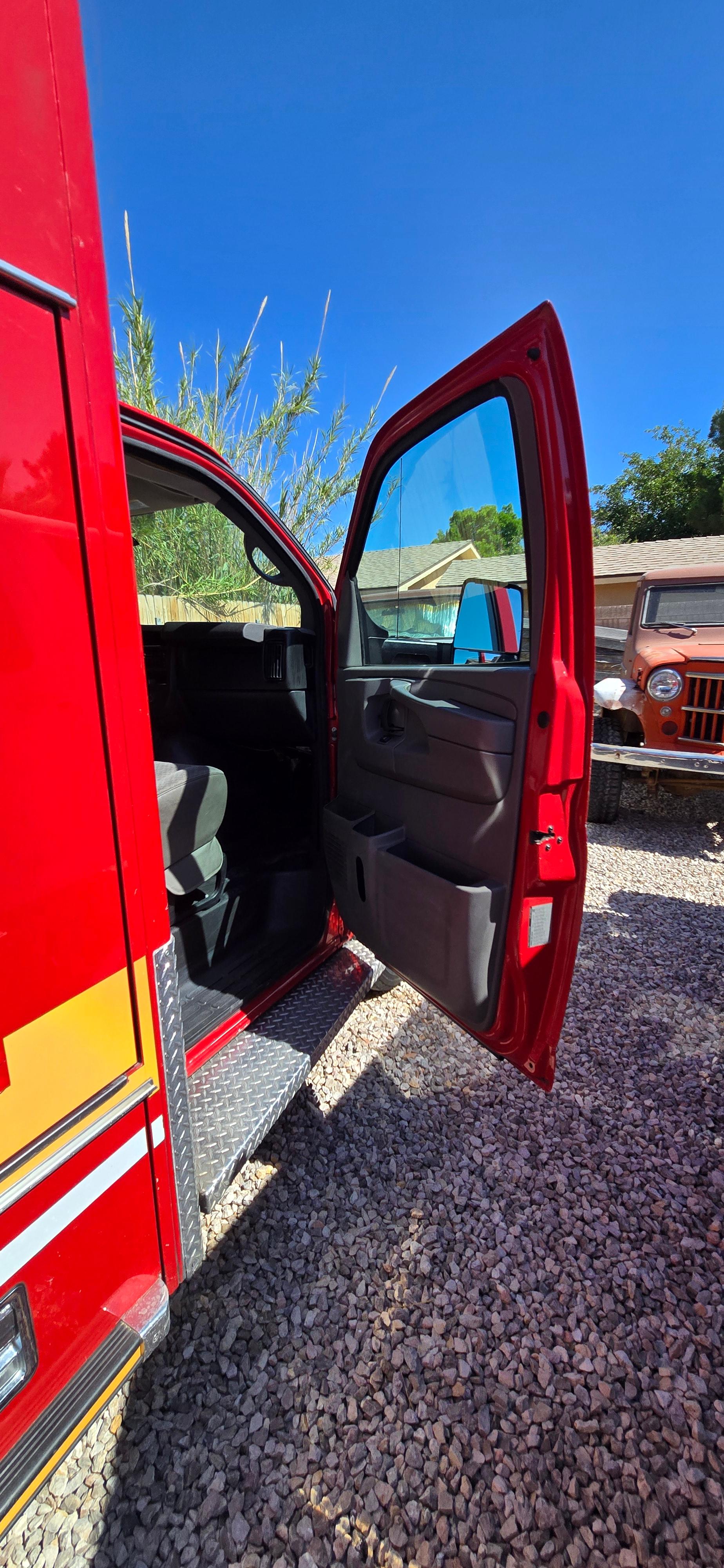2014 Road Rescue Chevrolet Type III Ambulance - image 11