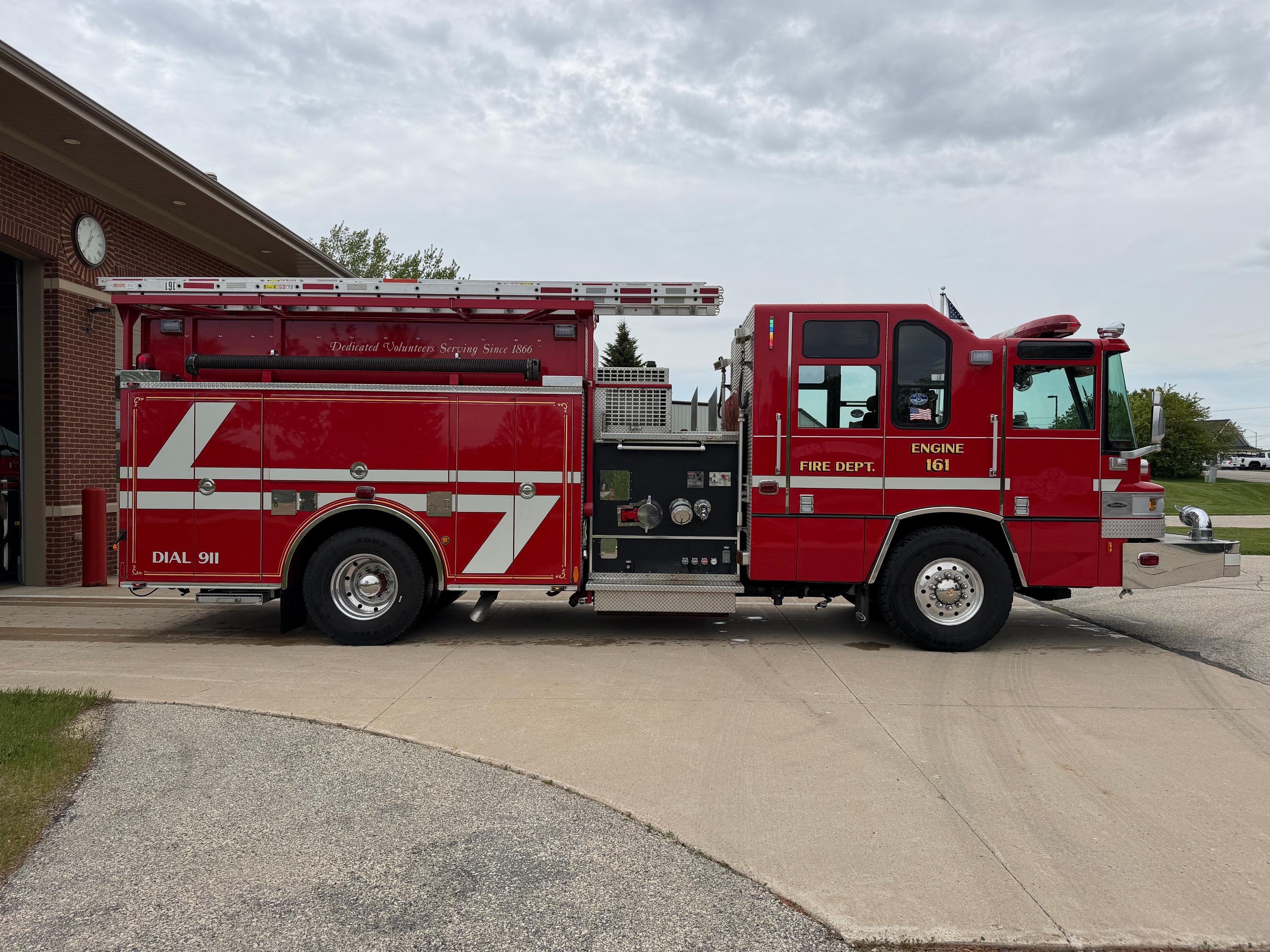 2005 Pierce Quantum Pumper - image 3