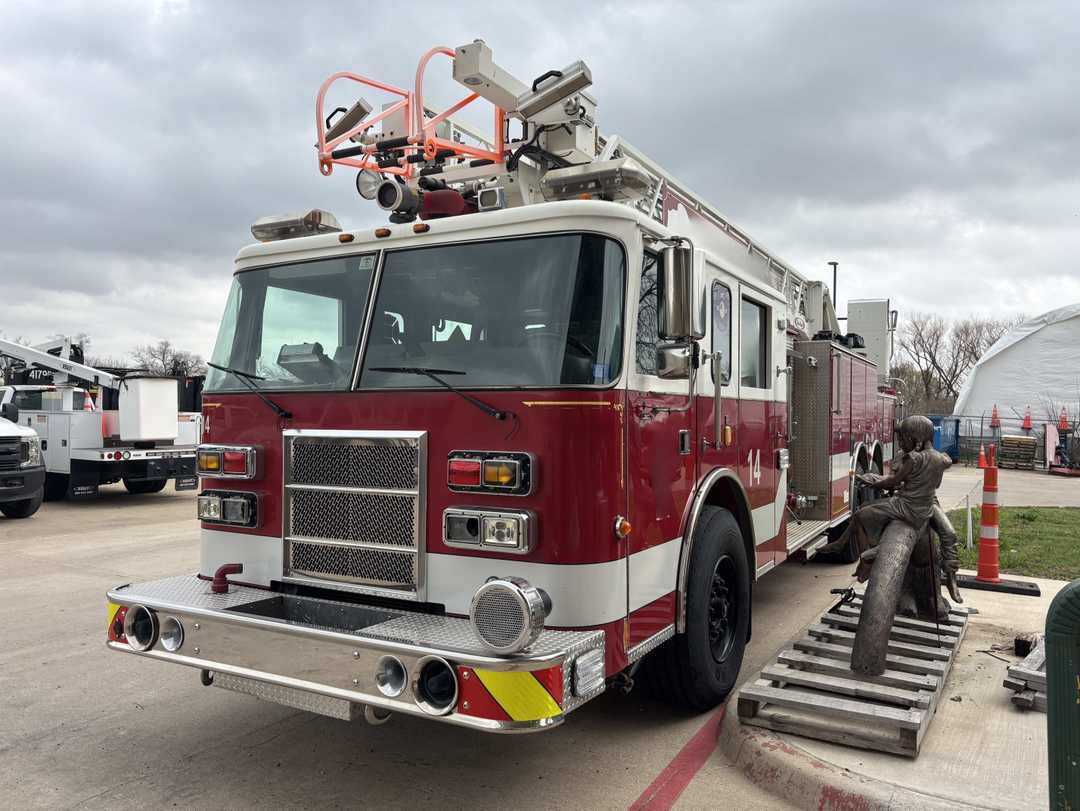 1999 Pierce Dash 75' Aerial